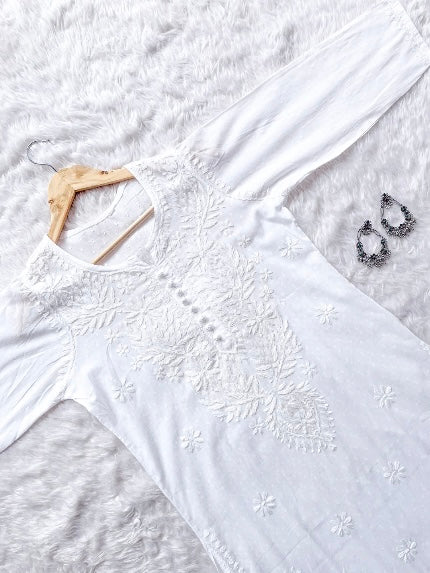 Vaani White Chikankari Cotton Straight Kurti – Inspired by Saiyaara Elegance